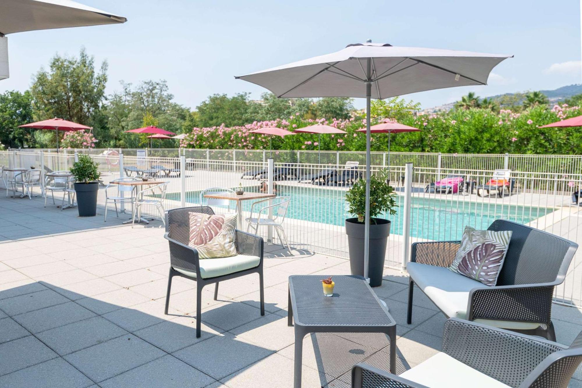 Comfort Aparthotel Cannes Mandelieu エクステリア 写真